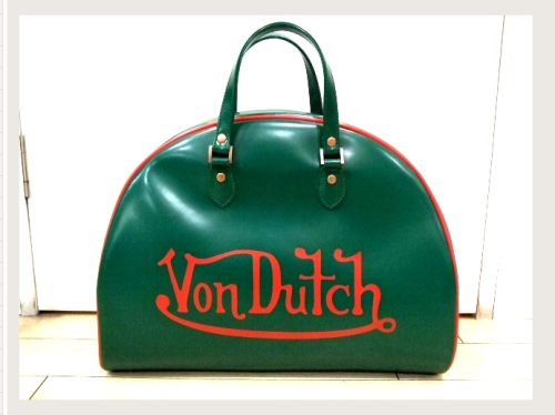 Von Dutchのボーリングバッグに学ランという通学スタイルw