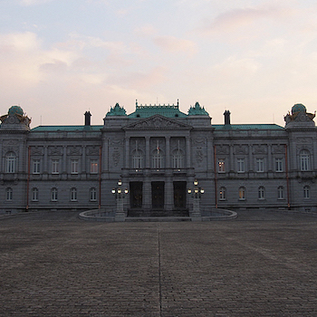 国宝章牌「迎賓館赤坂離宮」（銀） 未開封 国宝級の空間へ！ 迎賓館赤坂