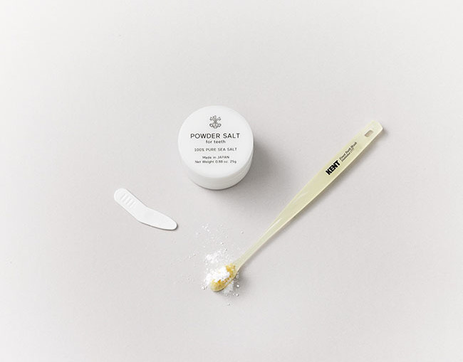 Powder Salt for Teeth (Uminosei for A&S) ¥780、Toothbrush (KENT for A&S) ¥350