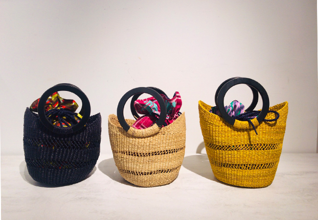 CLOUDY　WING BASKET（巾着付き）¥15,800、
TUBE BASKET（巾着付き）¥13,500