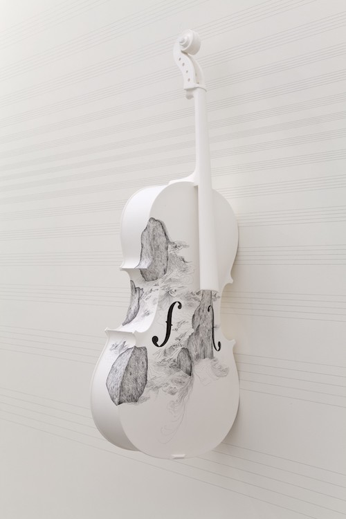 『Cello 2』（2013）　Courtesy of the artist and Tanya Bonakdar Gallery,New York/Los Angeles