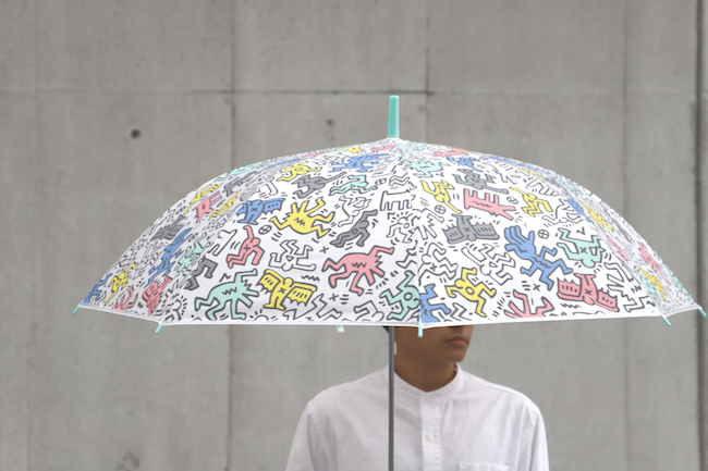 キース・ヘリングのアートなビニール傘 | Numero TOKYO