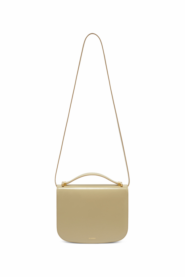 Jil Sander」からシンプルを極めた新作バッグ“TAOS”が登場 | Numero TOKYO