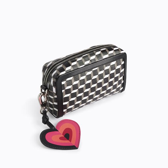 CAMERA Bag／Black-red heart ¥58,300 （W18 × H10.5 × D6cm）