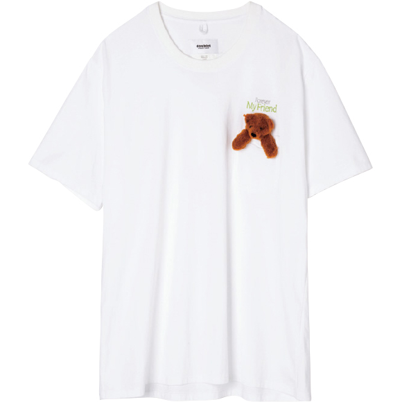 “Forever My Friend”とポケットから顔を出すクマが愛らしいTシャツ ¥25,300／Doublet（エンケル 03-6812-9897）