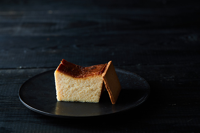 「味噌クラストのベイクドチーズケーキ」