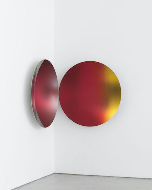 Anish Kapoor『Eclipse』2018, Stainless steel and Lacquer, Each: 121×121×15cm