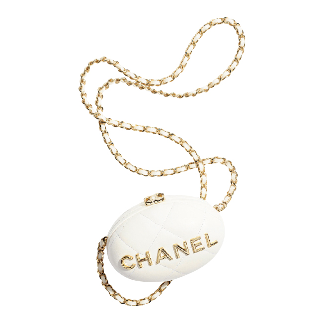 チェーン付クラッチバッグ（W12×H8.5×D6cm）¥693,000／Chanel（シャネル）