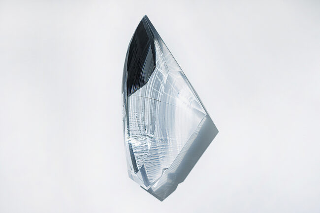 【5】 極めて純度の高い希少素材クオーツガラスによる作品。『Quartz Wall #2』