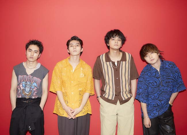 左から泉大智(Dr)、矢部昌暉(Cho/G)、北村匠海(Vo/G)、橘柊生(DJ/Key)
