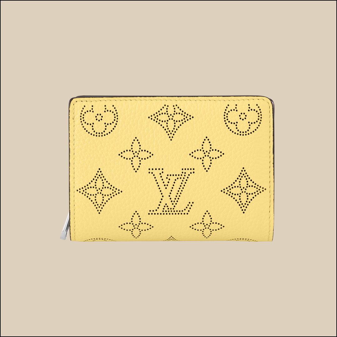 ポルトフォイユ・クレア ￥127,600（H8.5×W11×D3.5cm）／Louis Vuitton（ルイ・ヴィトン クライアントサービス 0120-00-1854）