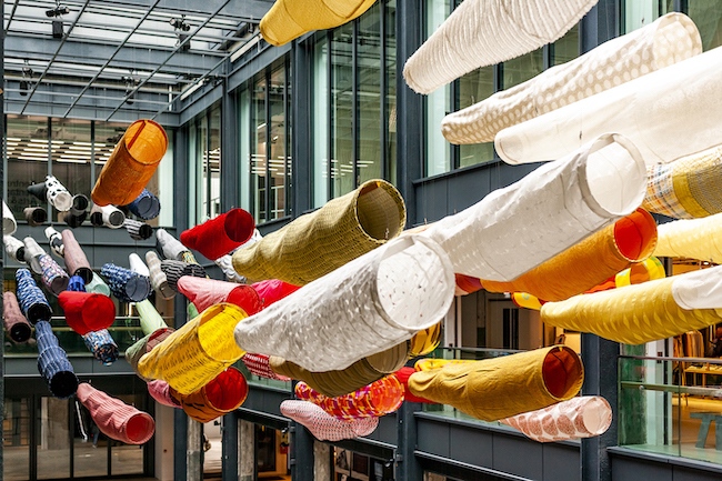 須藤玲子＆アドリアン・ガルデール『こいのぼり』2008/2019（部分） 展示風景：「Sudo Reiko: Making NUNO Textiles」CHAT（Centre for Heritage, Arts and Textile）Hong Kong、2019-2020 ©CHAT(Centre for Heritage, Arts and Textile)Hong Kong