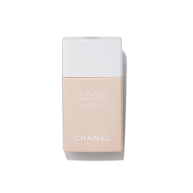 ル ブラン ラ バーズ レジェール ロゼ SPF40・PA+++  30ml ￥7,480／Chanel（シャネル）