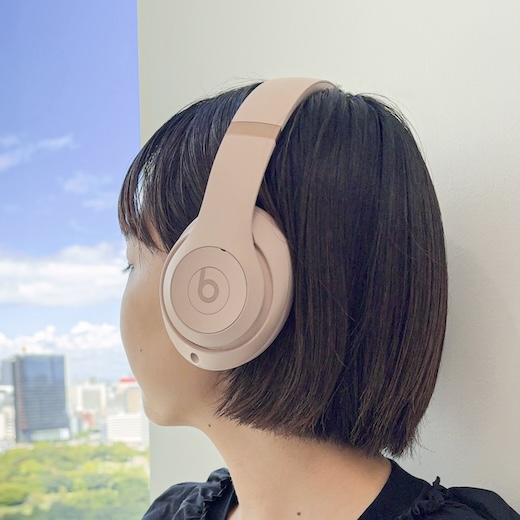 ヌーディーカラーがスタイリッシュ！　「Beats」 のキム・カーダシアンとコラボのヘッドフォン