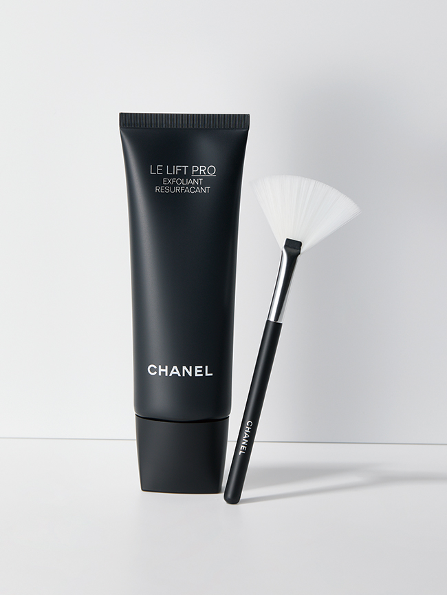 LL プロ リテクスチャライジング ピール 100ml ￥26,950／Chanel（シャネル）