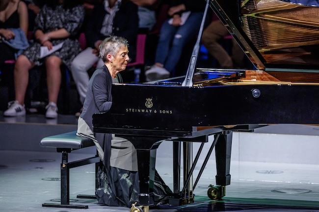 ポルトガル・ポルトでの演奏会　2024年5月At a concert in Casa da Musica in Porto, Portugal, May 2024© Miguel Ângelo Pereira - Fundação Casa da Música