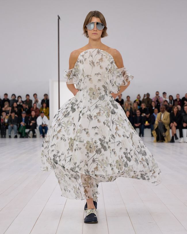 SEVENTEENのエスクプスや清野菜名が来場「Loewe」2025年春夏