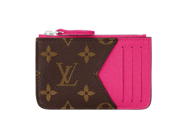 カードケース（W12×H8×D0.8cm）¥60,500／Louis Vuitton （ルイ・ヴィトン クライアントサービス 0120-00-1854）