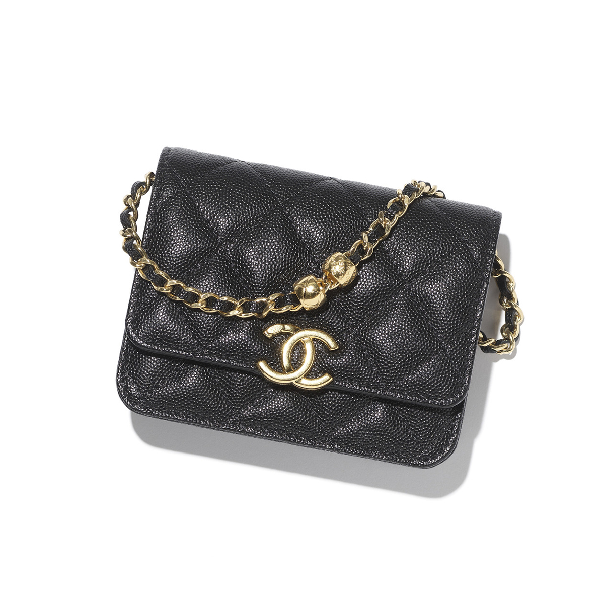 ウォレット（W12.5×H9.5×D3.5cm）￥491,700／Chanel（シャネル カスタマーケア 0120-525-519）