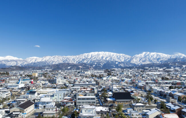 「ホテルグランミラージュ」より美しい立山連峰を臨む