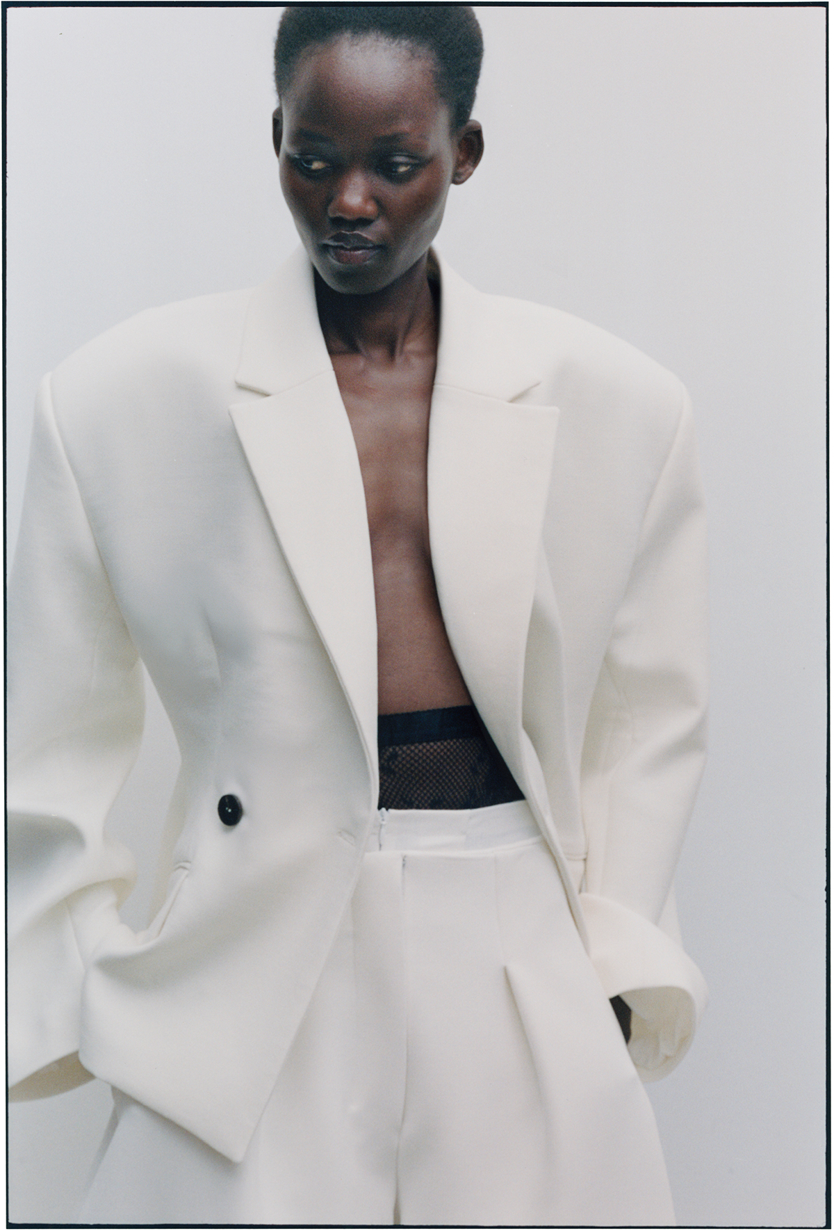 ジャケット　パンツ／ともにJacquemus　タイツ／Falke
