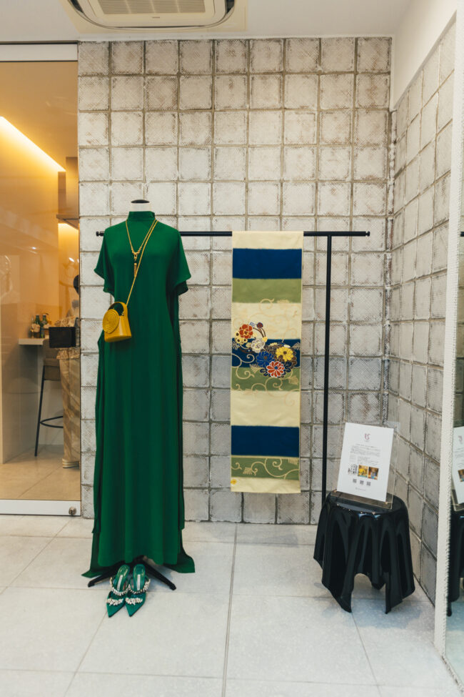 ヌメロ ヴェントゥーノのドレスと、ユリアさんがコラボした川島織物の帯。