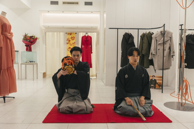 カクテルではシテ方観世流 能楽師 大槻裕一さん、能楽大倉流小鼓方 大倉伶士郎さんによるパフォーマンスも。