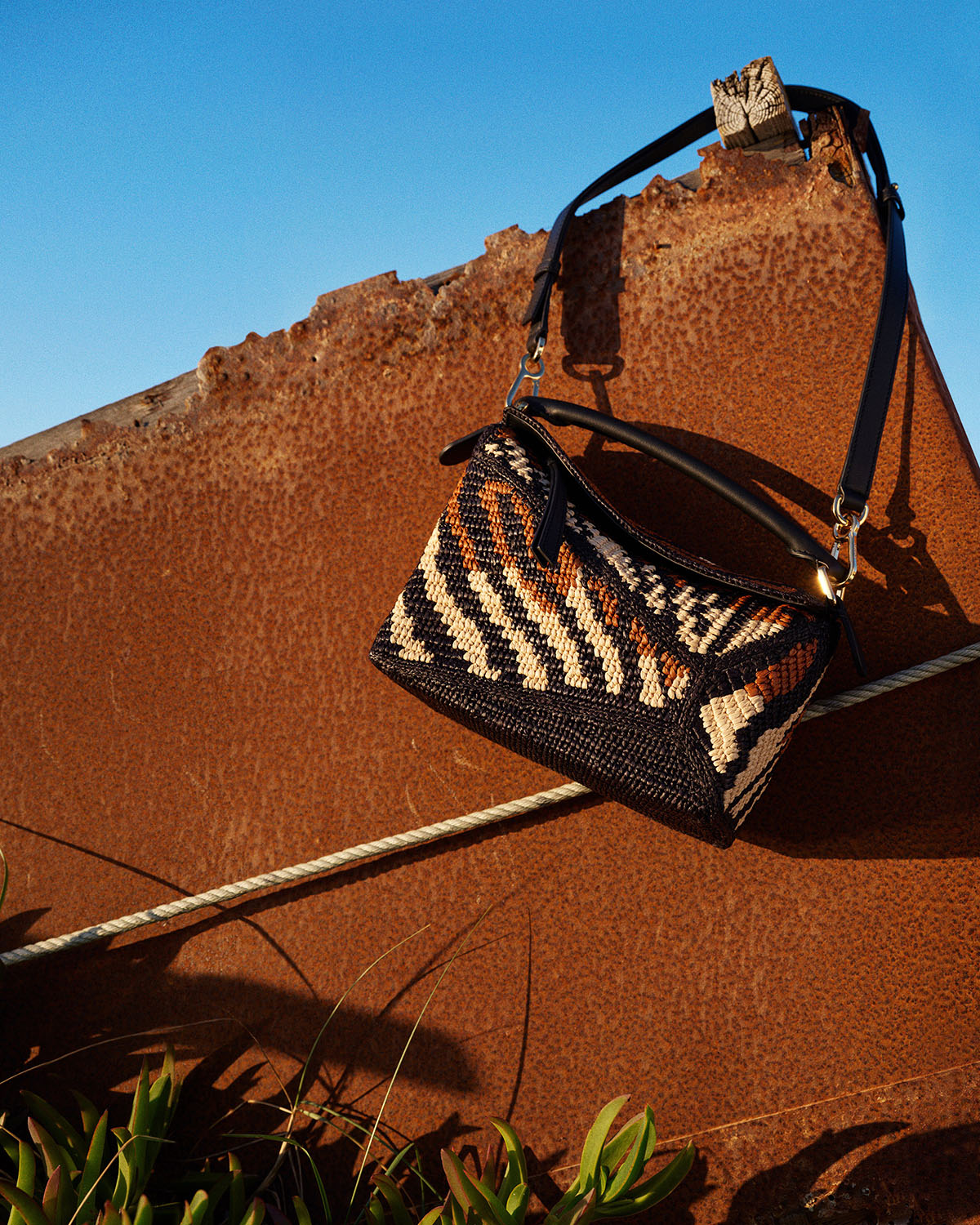 Loewe」パウラズイビザ 2025 コレクションが発売！ 伊勢丹新宿店で