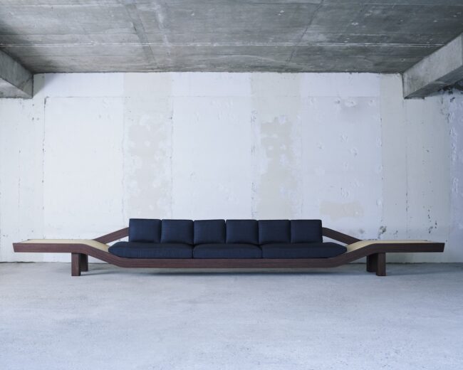 1967年制作 La Banquette de la Résidence de l'Ambassadeur du Japon à Paris(パリ日本大使公邸のソファ)