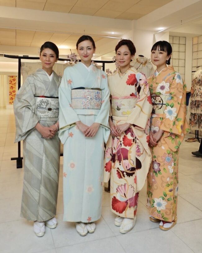 （左から）イザ代表、田中タキさん、エリー・ローズさん、マドモアゼル・ユリアさん、松田ゆう姫さん。