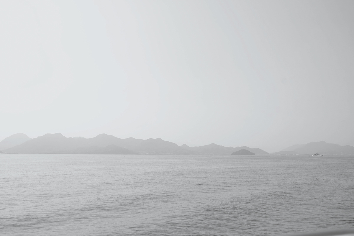 19歳の頃に沼津にて撮影。白黒で写真を切り取ることにハマっていたそう。