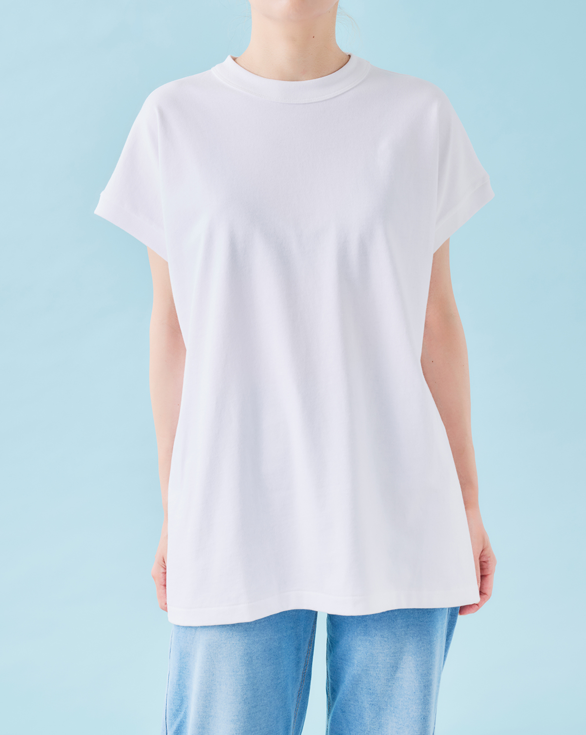 Tシャツ¥18,700/Aton(エイトン青山 03-6427-6335)