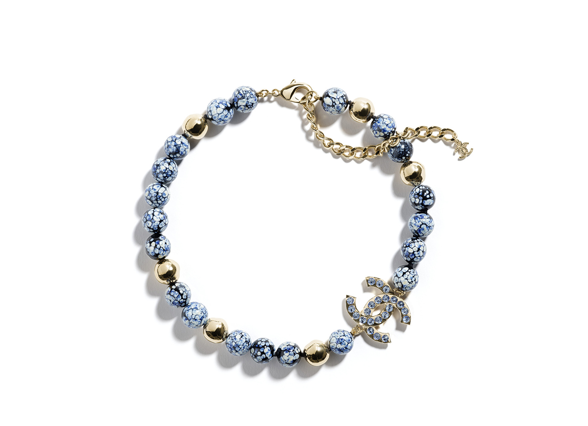 ネックレス ￥315,700／Chanel（シャネル カスタマー ケア センター 0120-525-519）