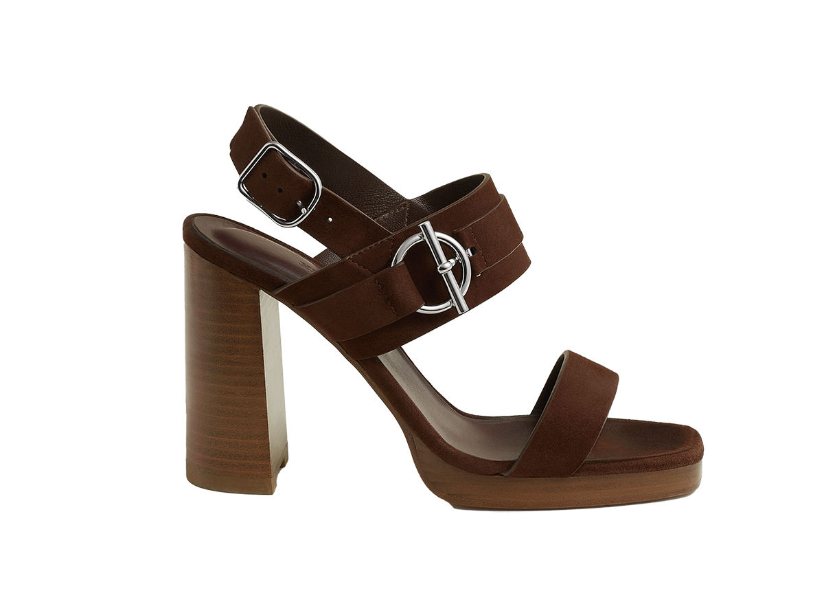 サンダル（ヒール10.5cm）￥257,400／Hermès（エルメスジャポン 03-3569-3300）©Hermès