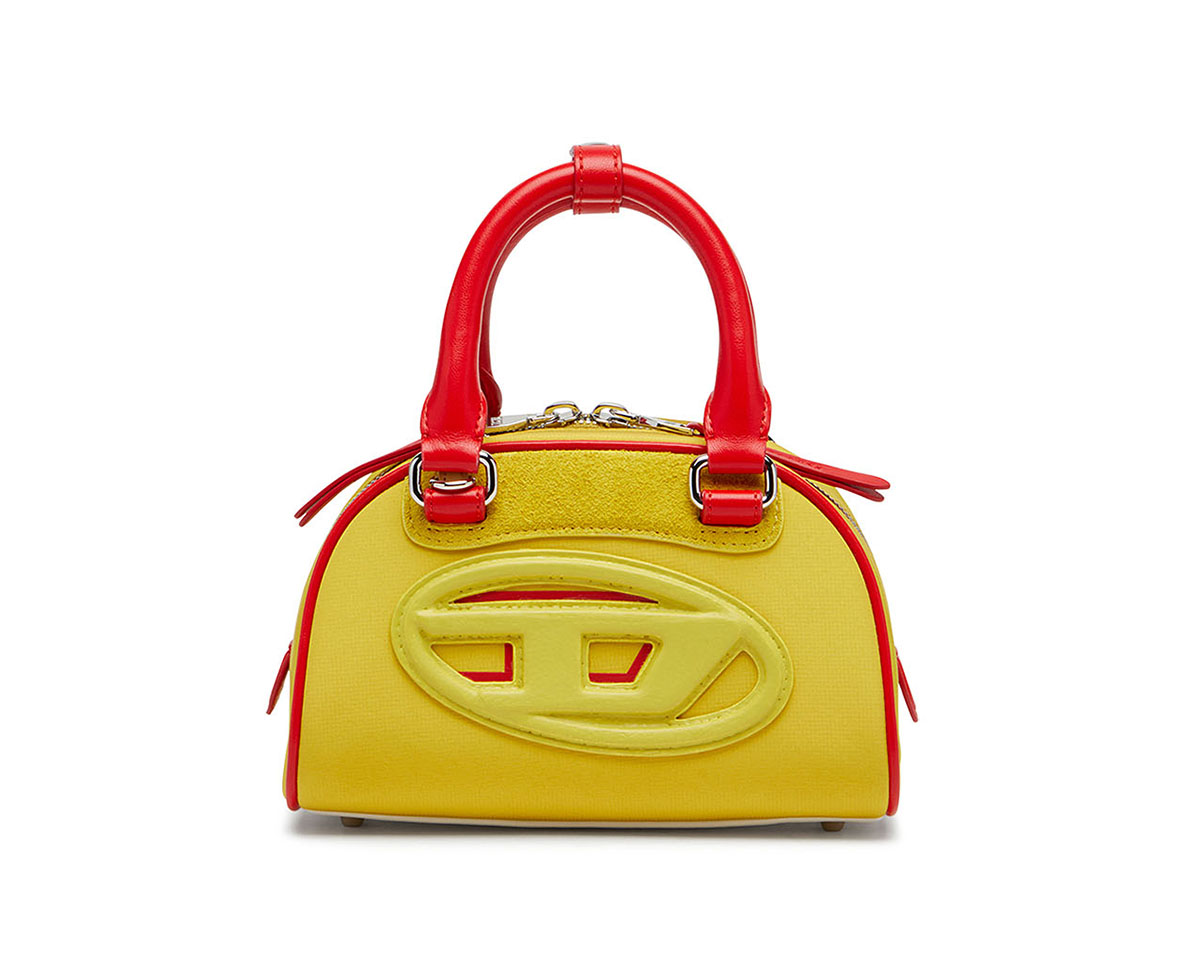 バッグ（W19×H12.5×D10.5cm）￥50,600／DIESEL（ディーゼル ジャパン 0120-55-1978）