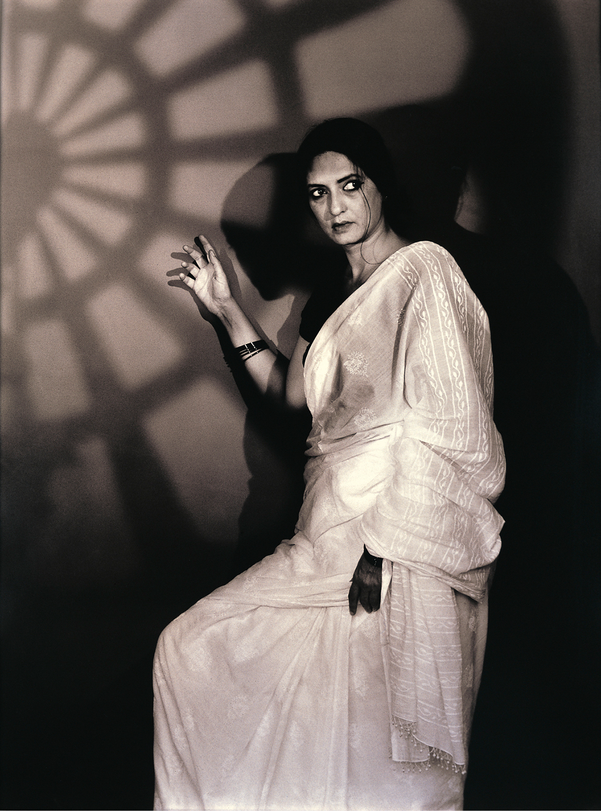 「ナヴァラサ スイート」シリーズより。『「Bhanyanaka/恐怖」The Navarasa Suite from the series Bombay Photo Studio』2000-03年　© Pushpamala N