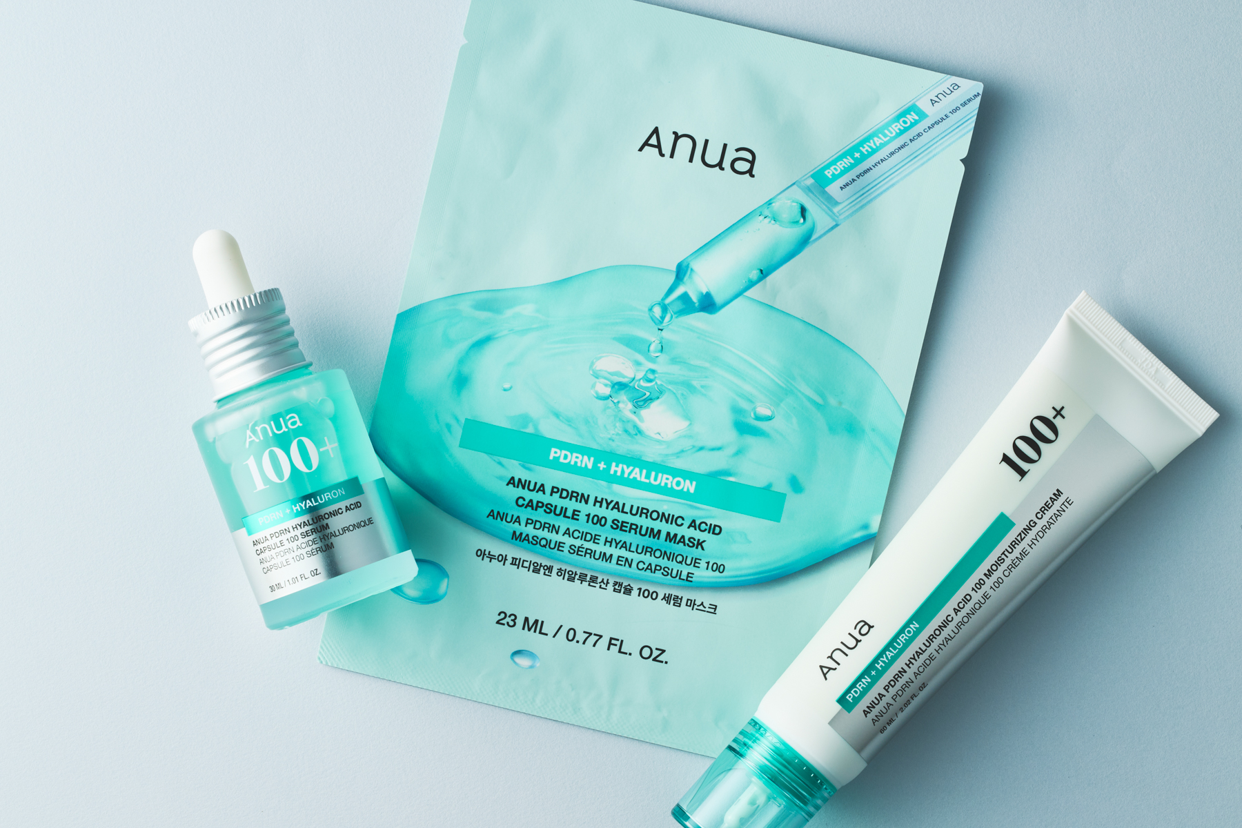 左から：PDRN ヒアルロン酸カプセル100セラム 30ml ￥3,450　PDRN ヒアルロン酸カプセル100セラム シートマスク 10枚入り ￥3,600　PDRNヒアルロン酸100モイスチャライジングクリーム 60ml ¥3,900