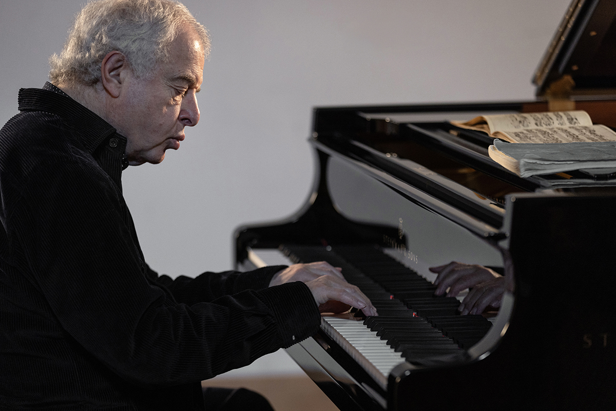 バレンボイム・サイード・アカデミー／モーツァルトホールにて（ベルリン）2025年4月 At the Mozart Auditorium of the Barenboim-Said Akademie in Berlin, April 2025
Photo: Pablo Castagnola © The Japan Art Association