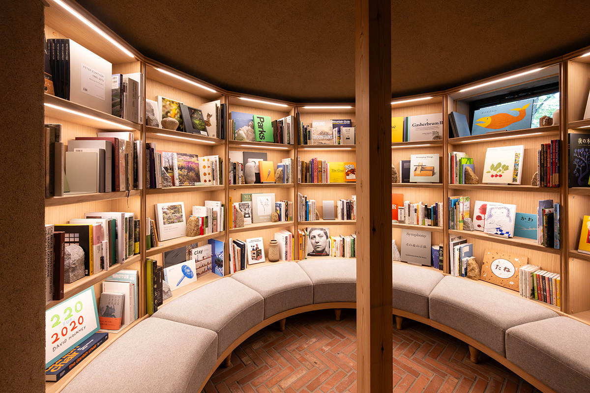 ライブラリーエリアはセンスフルな書物が♡
