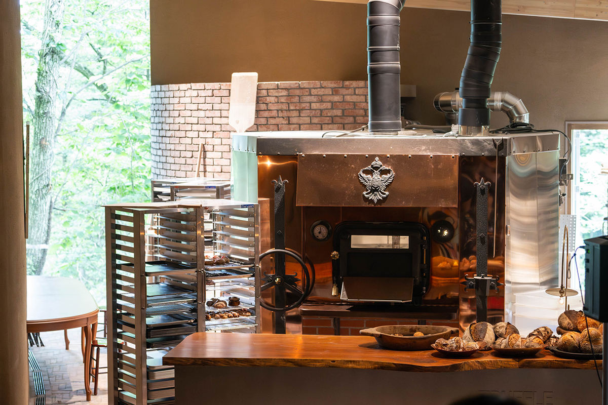 焼き窯もカッコいい。