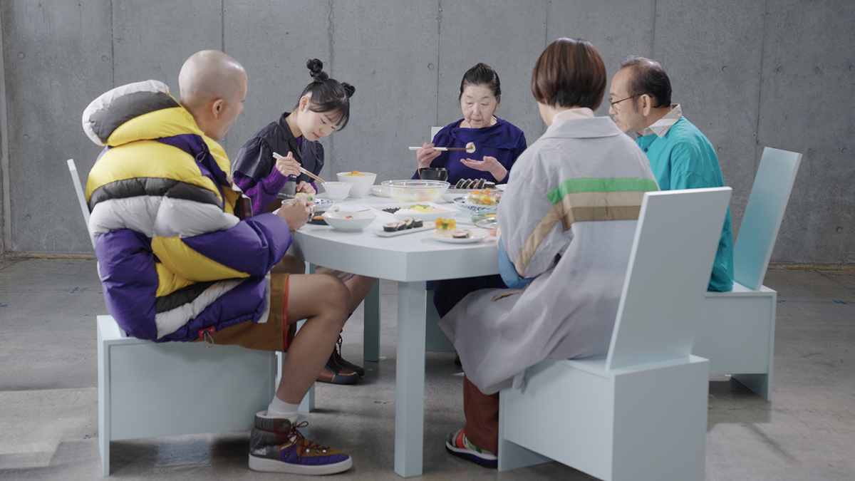 『Human Video』より。人間5名の実写映像。　© Asako Fujikura + Takahiro Ohmura