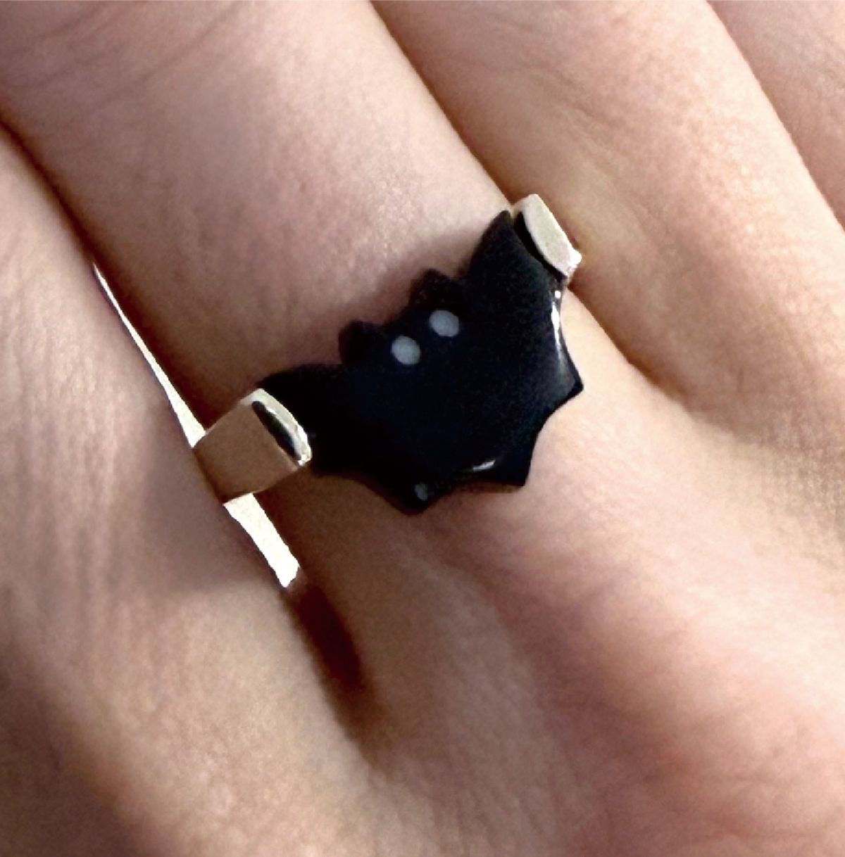 リング（K9）￥151,100／Aliita（ブルーベル・ジャパン　ファッション事業本部）