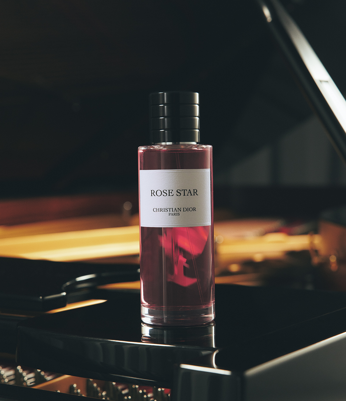 ラ コレクシオン プリヴェ クリスチャン ディオール ローズ スター（オードゥ パルファン）50ml ￥25,300・100ml ￥45,100・200ml ¥63,140（9月5日発売）／Dior（パルファン・クリスチャン・ディオール）