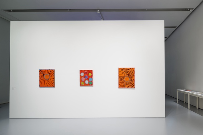 毎日愛について祈っている 2023年 エスパス ルイ・ヴィトン大阪での展示風景(2025年)Photo credits: Jérémie Souteyrat / Louis Vuitton