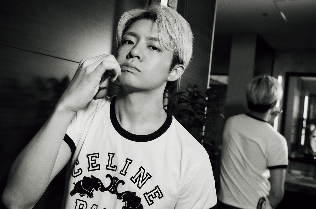 Number_iの岸優太が『ヌメロ・トウキョウ』10月特装版の表紙にソロで初