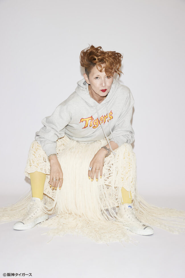 大の阪神タイガースファン、夏木マリをモデルに起用 Photo by Keiichi Nitta