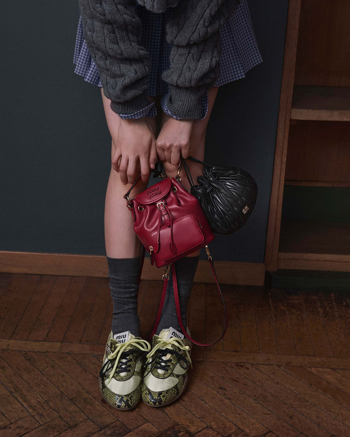 ミニバックパック(先行カラー)¥352,00 「ジムナジウム」スニーカー ¥192,500