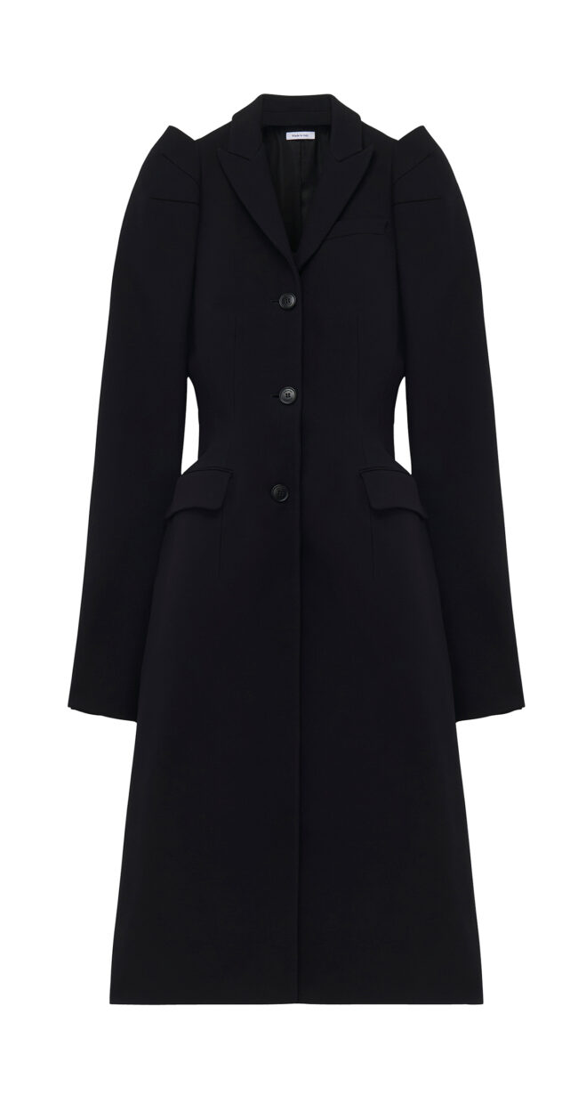 コート￥569,910／McQueen （マックイーン クライアントサービス）