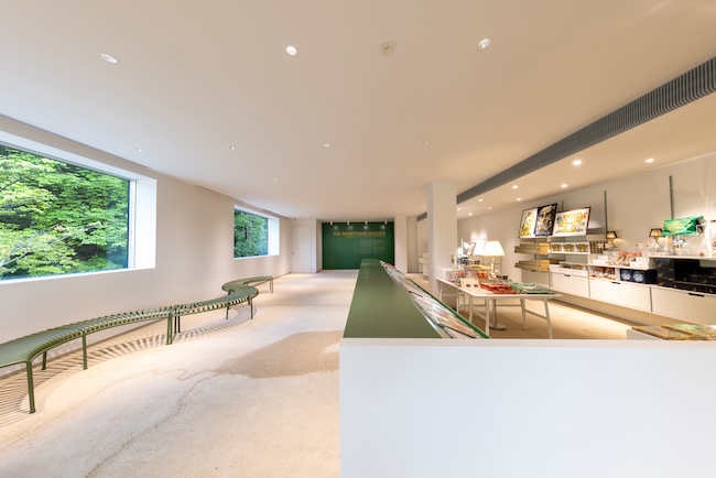 ミュージアムショップでは新作グッズも揃う