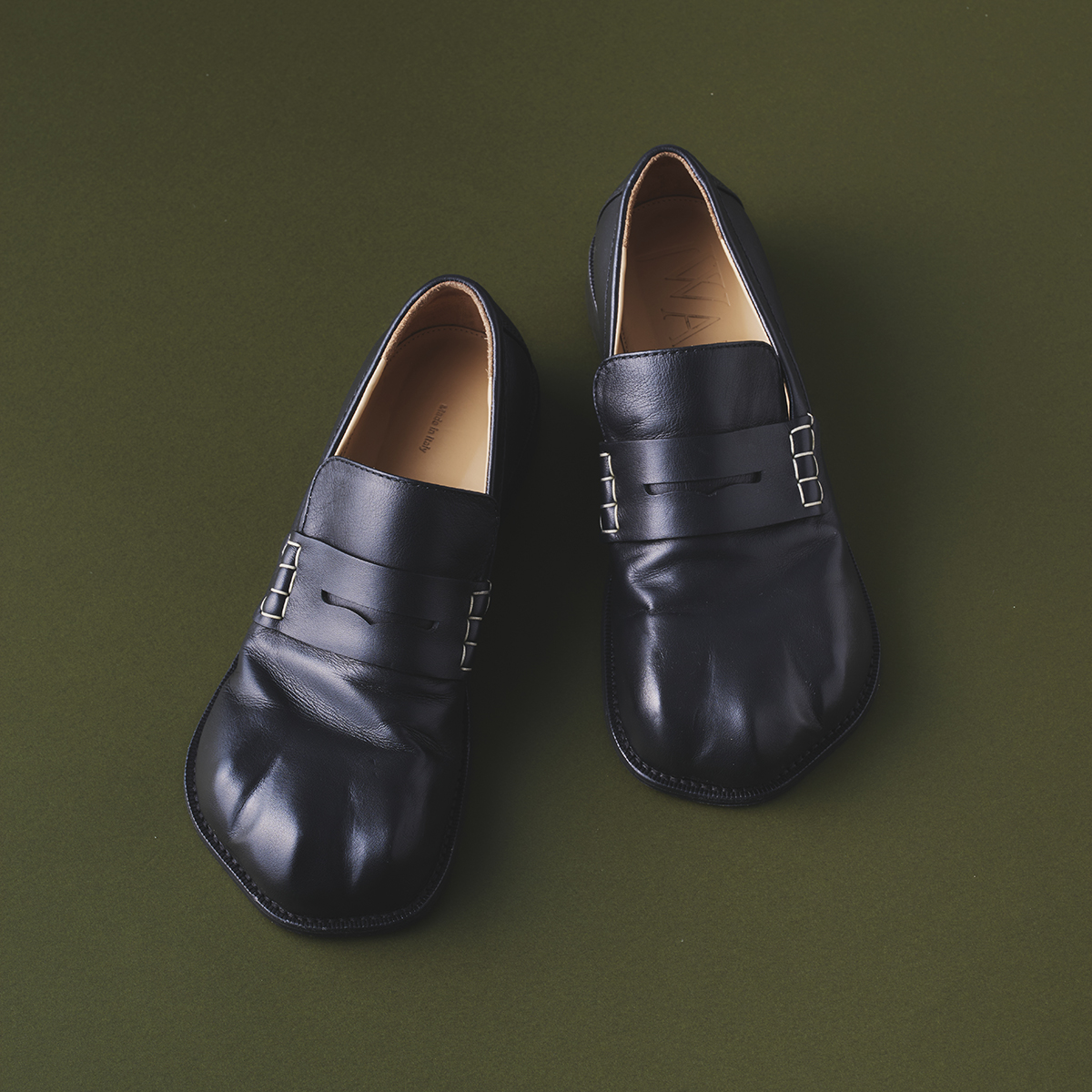 ローファー￥151,800／JW Anderson（JW アンダーソン 渋谷店 03-6277-5277）